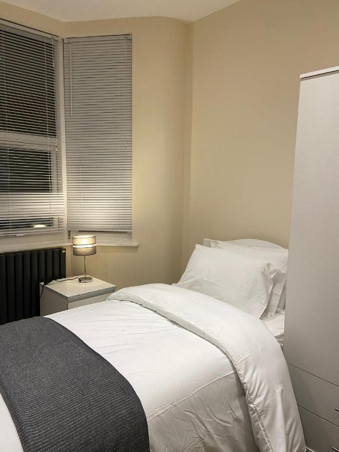 Beautiful Rooms Only Few Steps Away From Bruce Grove Tottenham Stadium Londra Dış mekan fotoğraf